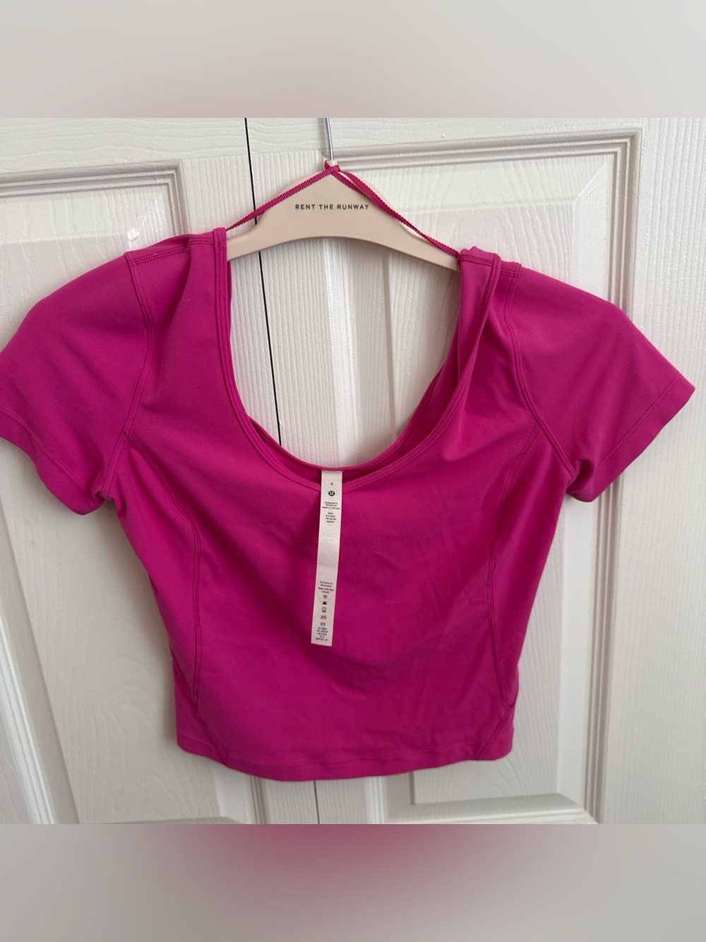 Women’s lululemon Hot Pink workout crop top
